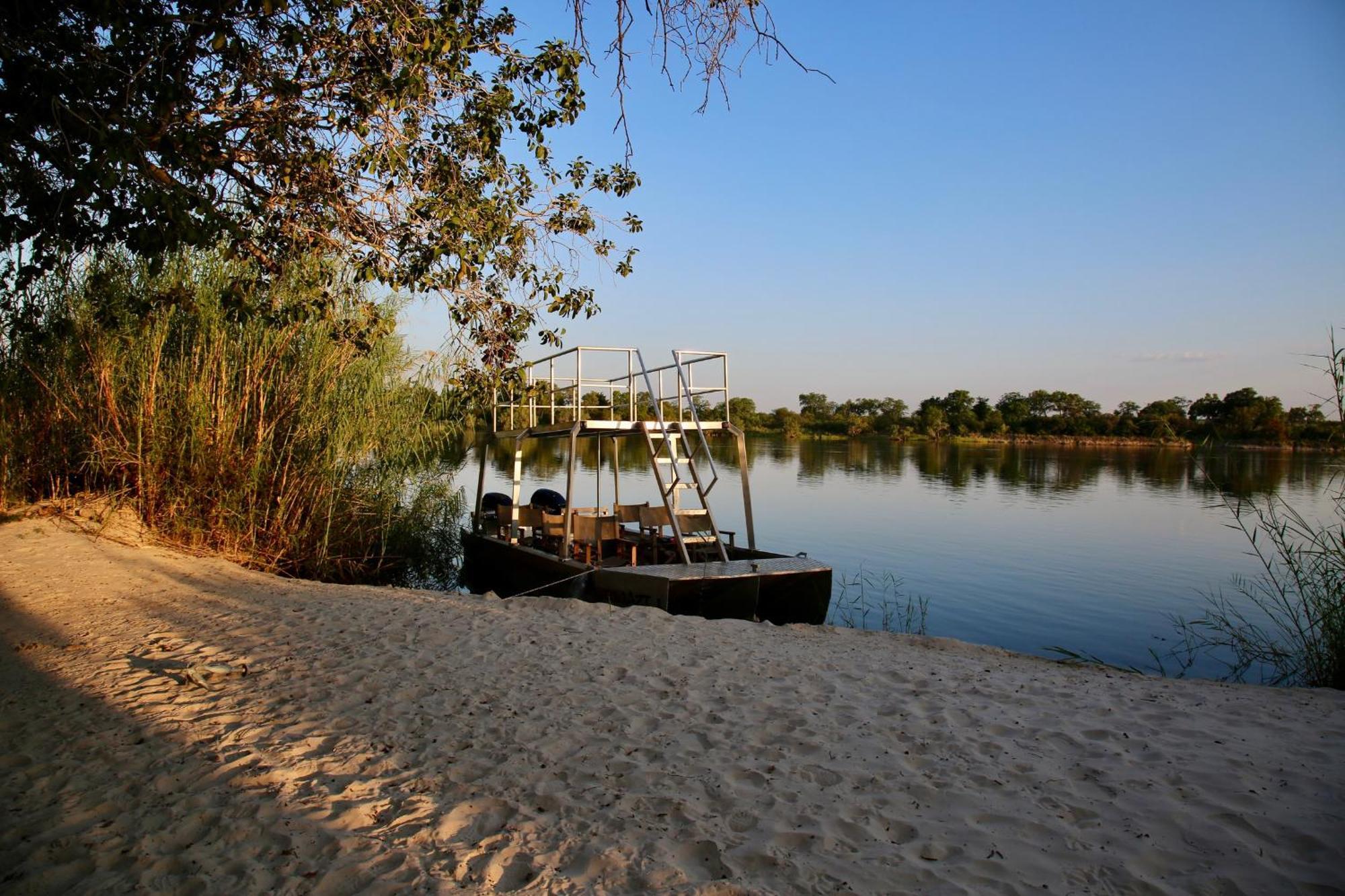 Zambezi Dusk Villa ลิฟวิงสโตน ภายนอก รูปภาพ